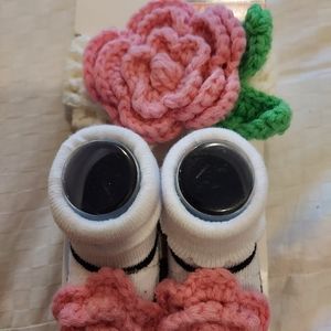 555) baby booties and headwrap. Rising star. NWT